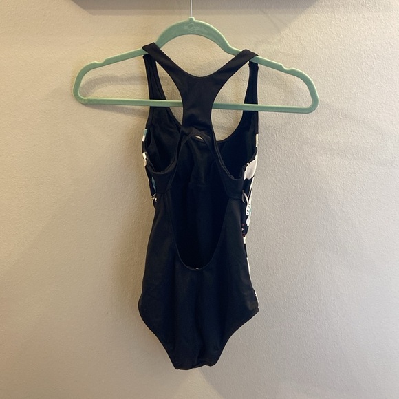 Women’s Roxy one piece swimsuit - Picture 3 of 4